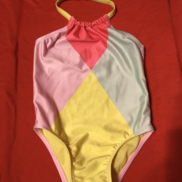 ⚡️ FLASH - 4/5 Girls swim bundle - Picture 2 of 10